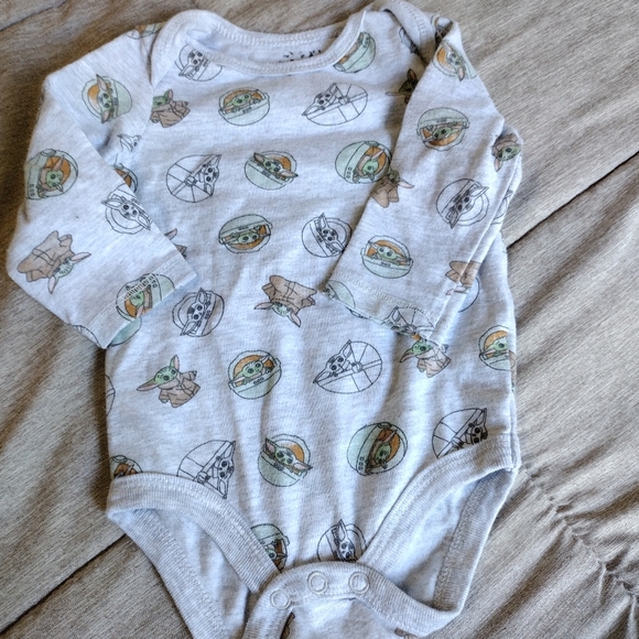 3 Piece Baby Yoda Bundle - Picture 4 of 6